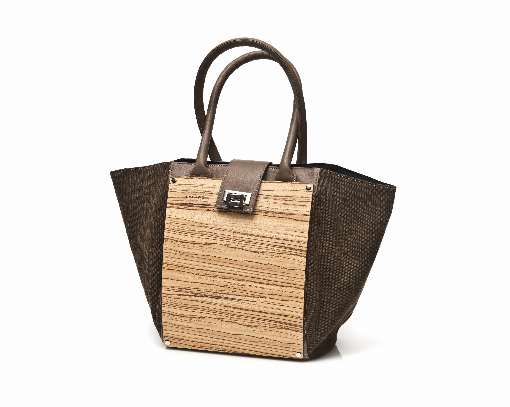 Image. 3: Modern and sustainable: a handbag made of or with veneer. Photo: IFN/Embawo